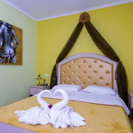 Paradice Luxury Suites-near Zorbas Beach-free Breakfast Hotel