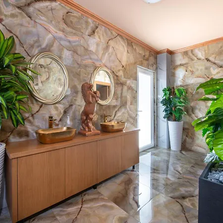 Paradice Luxury Suites-near Zorbas Beach-free Breakfast